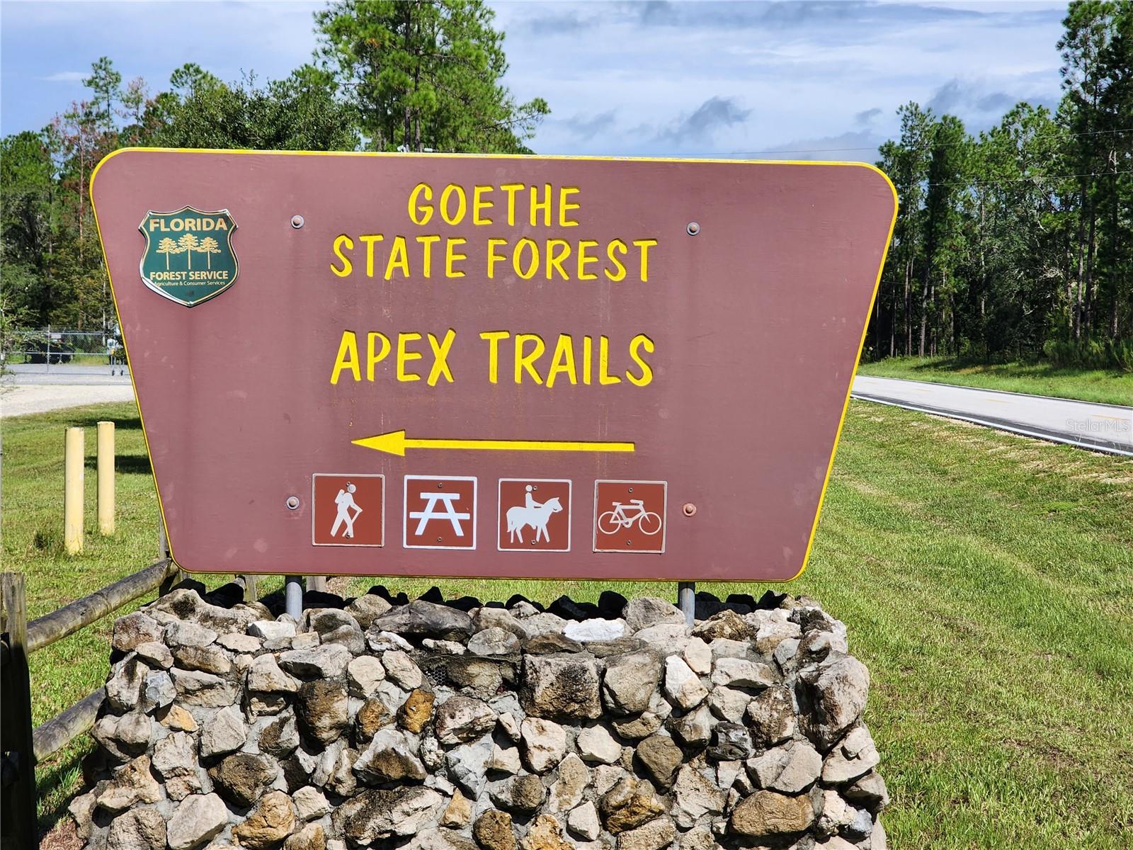 RAINBOW LAKES ESTATE - Land