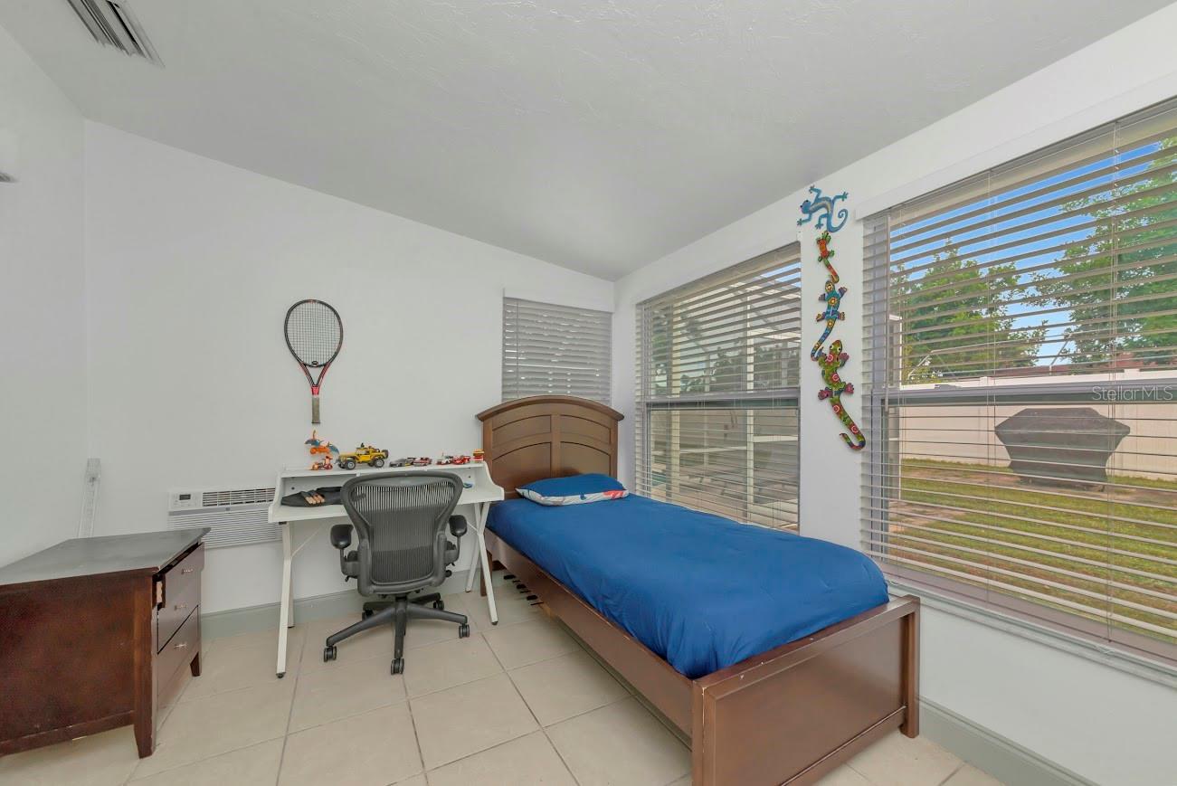 KENSINGTON PARK UNIT 7 - Residential