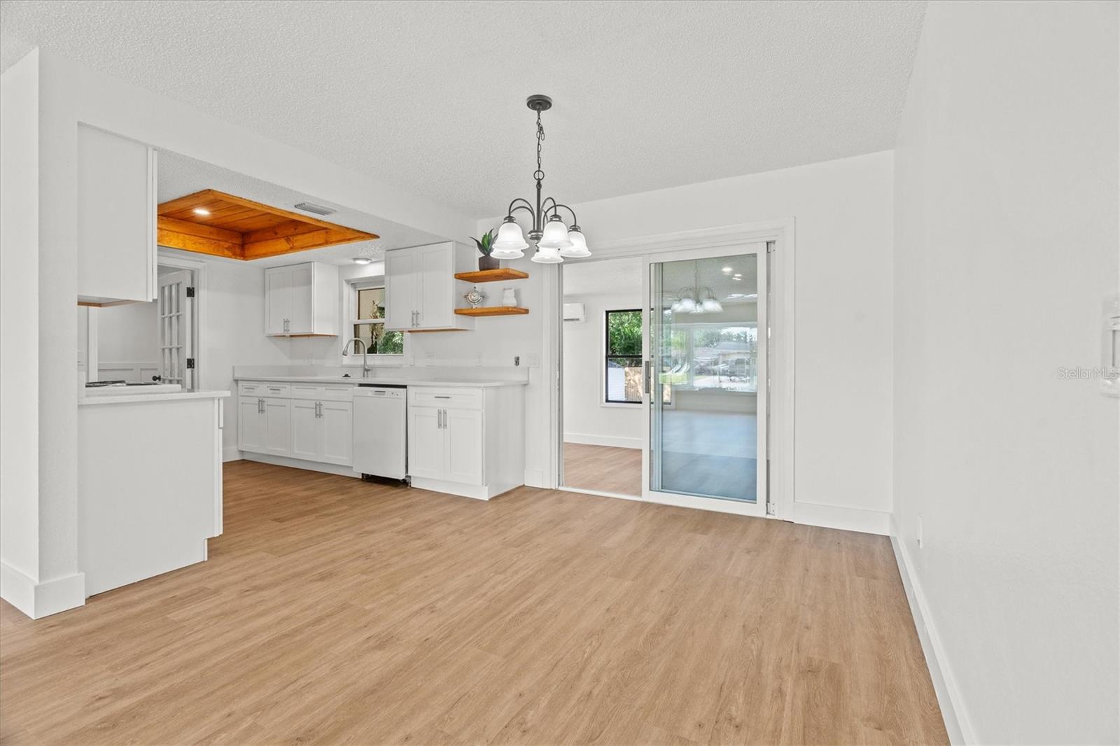 DELTONA LAKES UNIT 03 - Residential