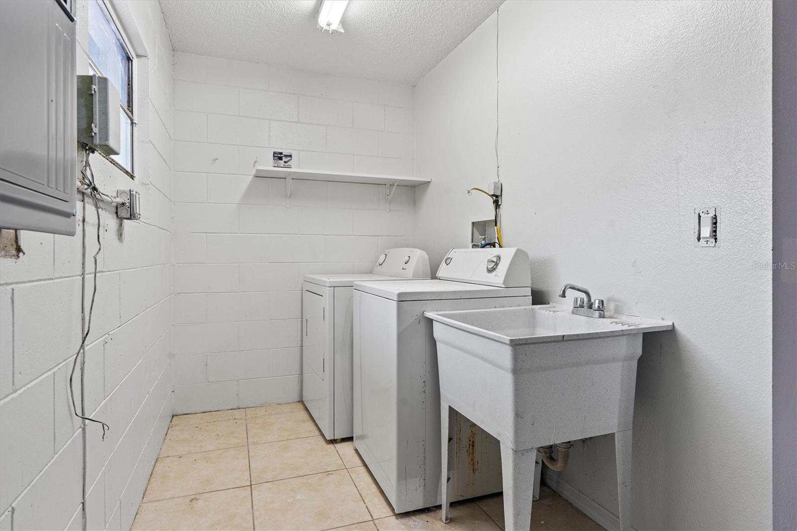 DELTONA LAKES UNIT 03 - Residential