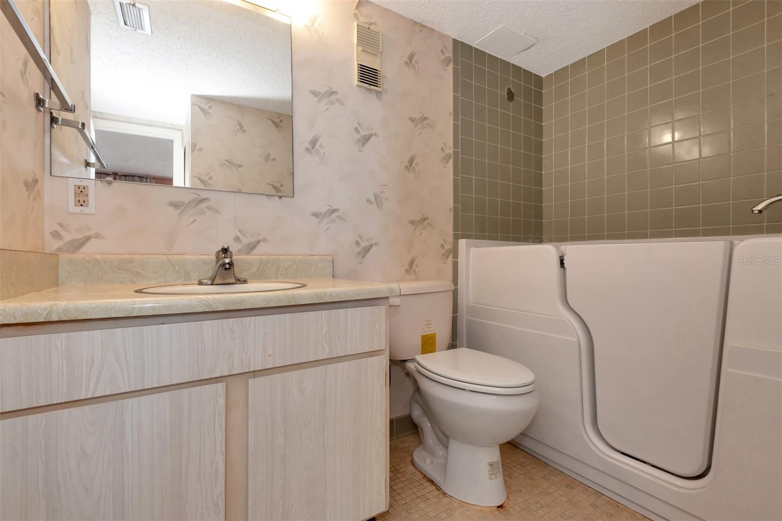 BAYSHORE BATH TENNIS CLUB - Residential