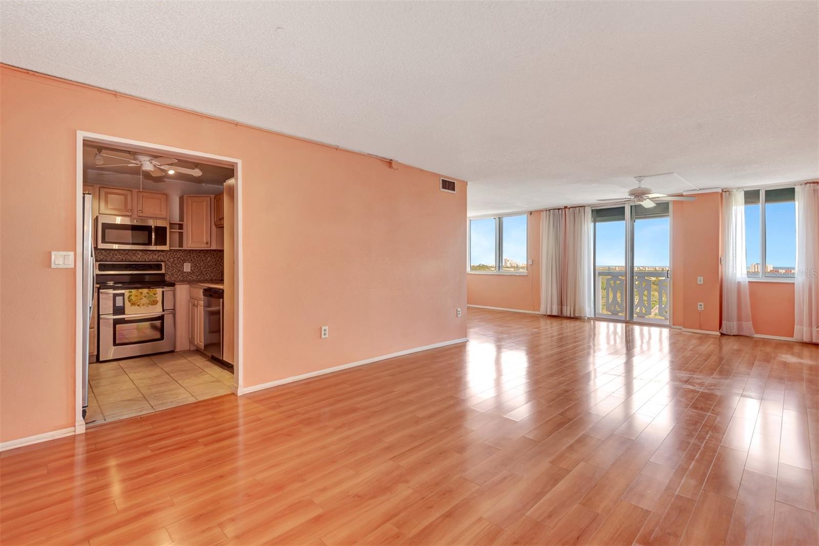 BAYSHORE BATH TENNIS CLUB - Residential