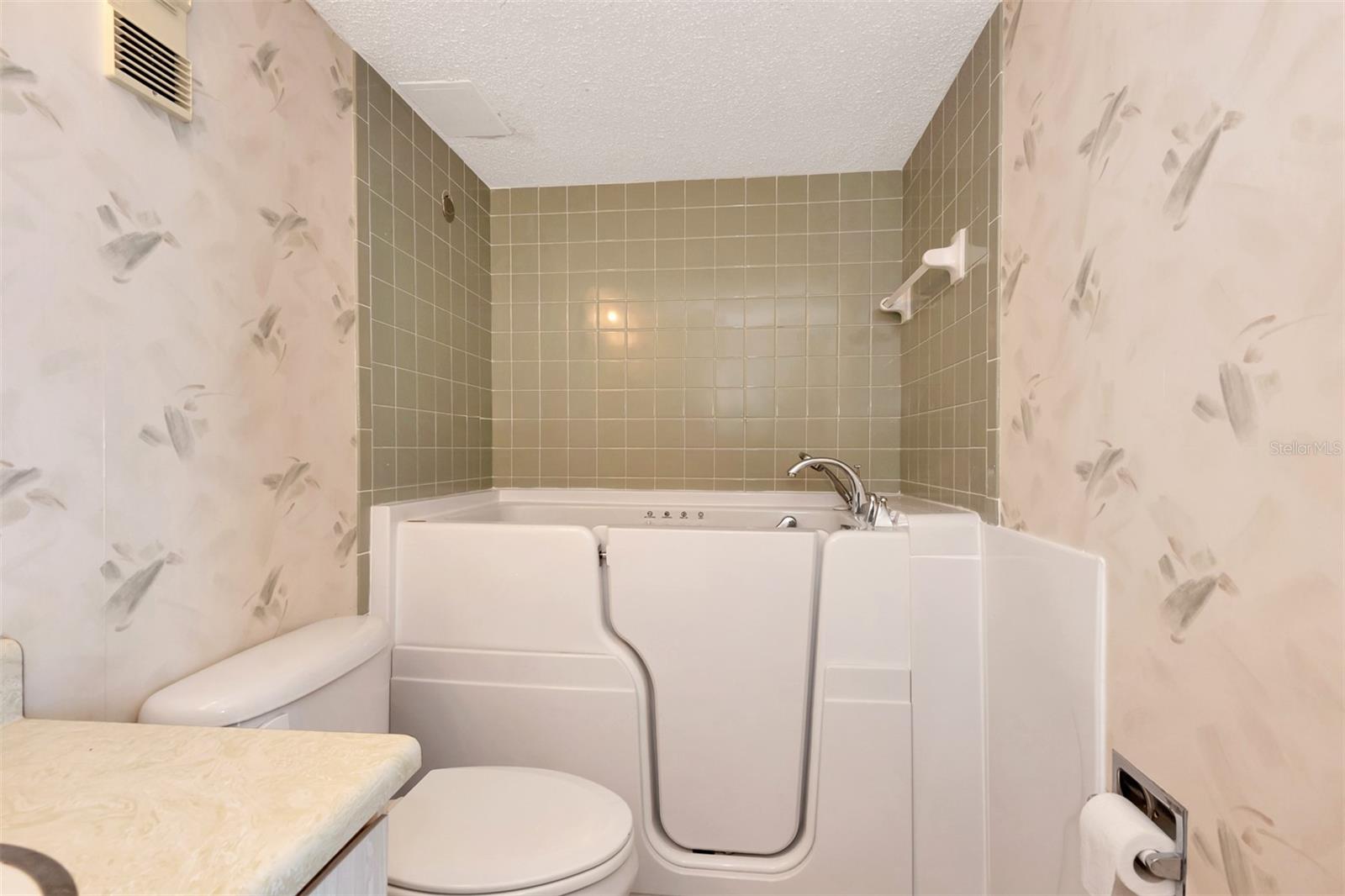 BAYSHORE BATH TENNIS CLUB - Residential