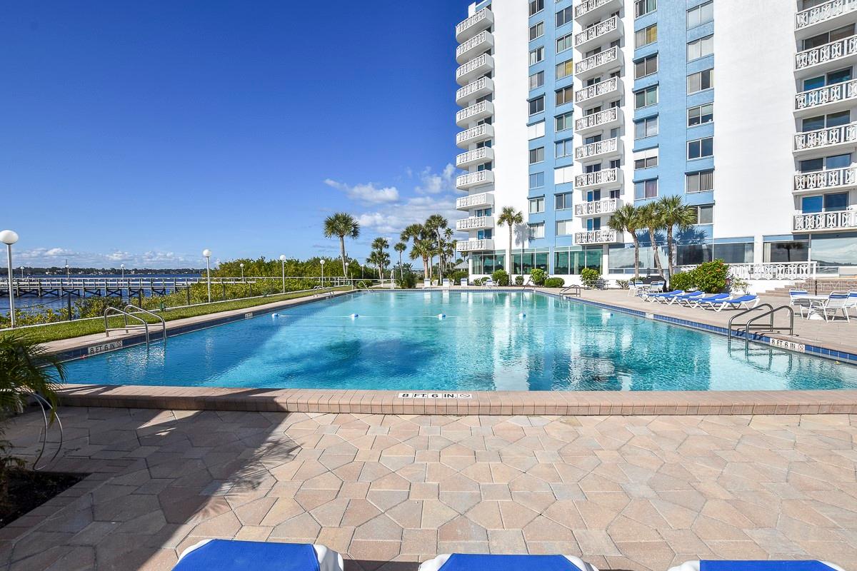 BAYSHORE BATH TENNIS CLUB - Residential