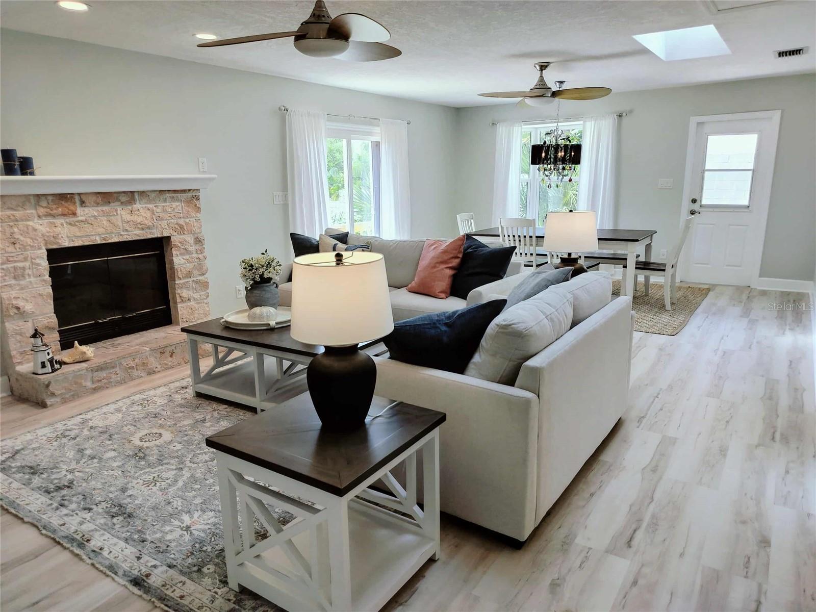 LIGHTHOUSE SHORES THRIFT - Residential