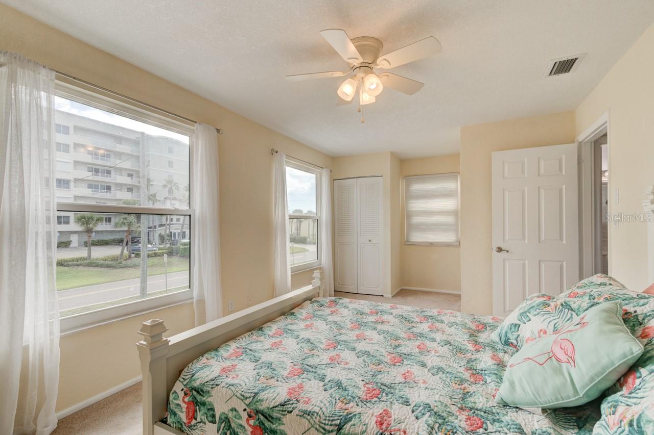 LIGHTHOUSE SHORES THRIFT - Residential