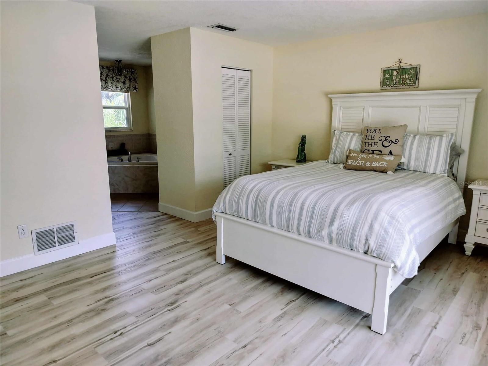 LIGHTHOUSE SHORES THRIFT - Residential