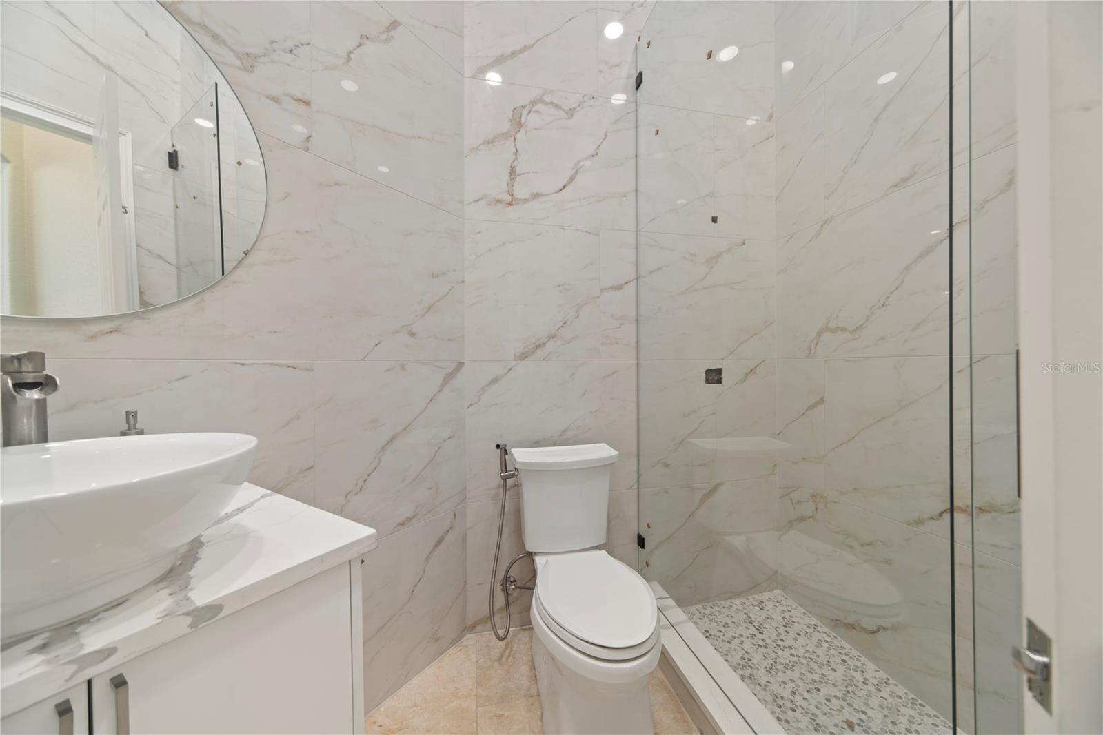 HARBOR ISLE - Residential