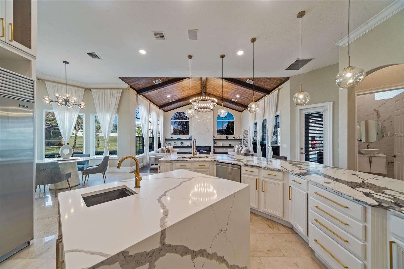 HARBOR ISLE - Residential