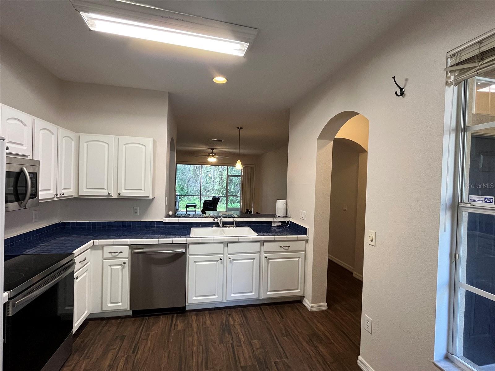 THE PROMENADE TWNHMS AT WESTMEADOWS - Residential