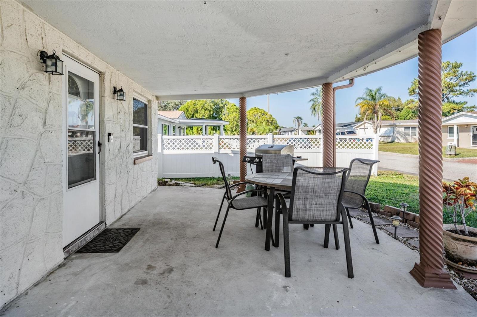 ALOHA GARDENS - Residential