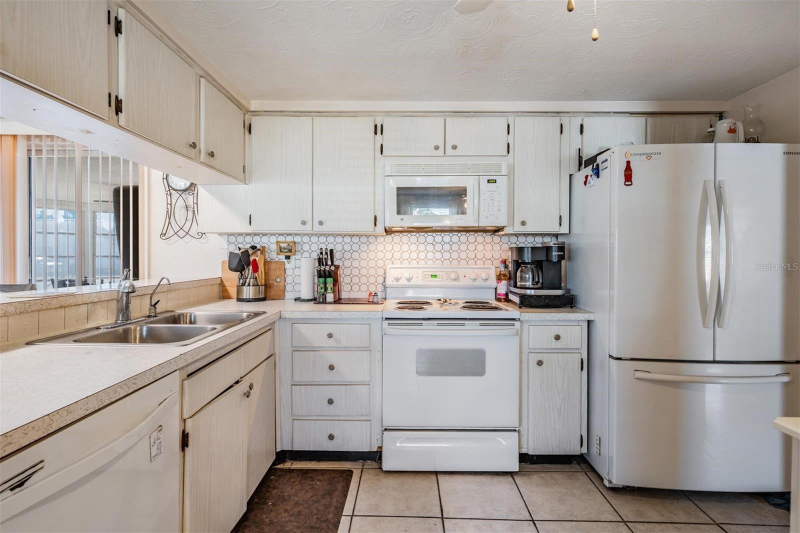 ALOHA GARDENS - Residential