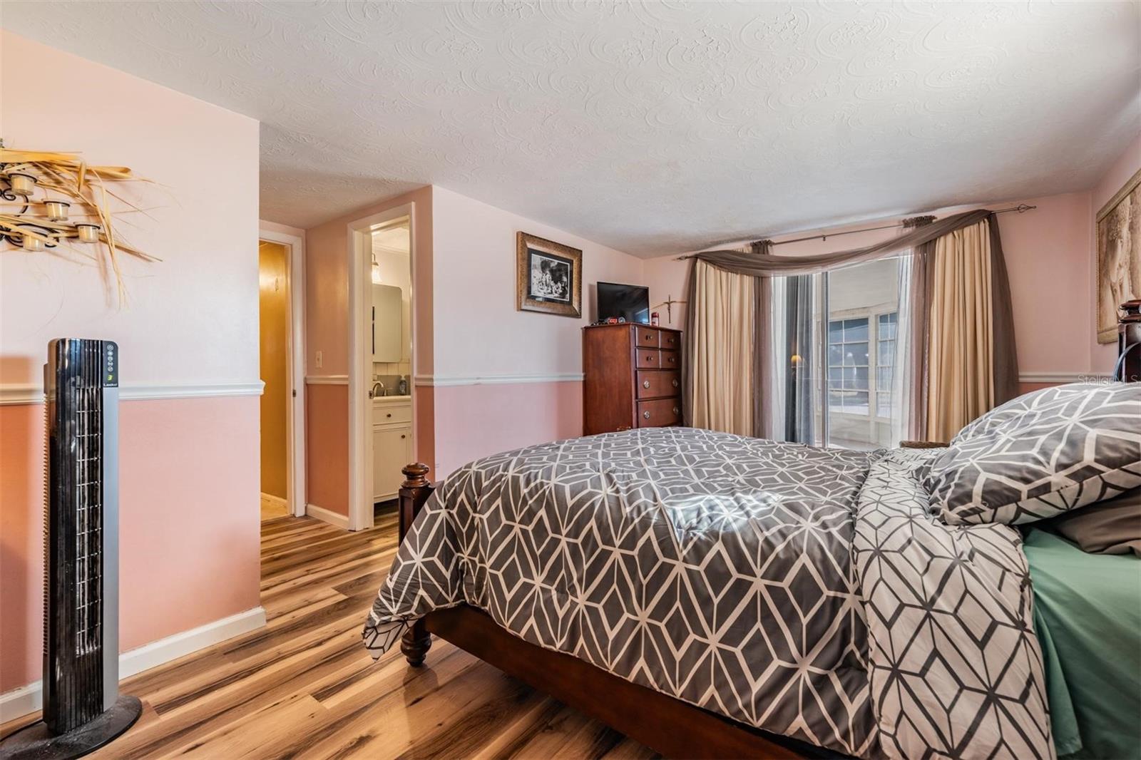 ALOHA GARDENS - Residential