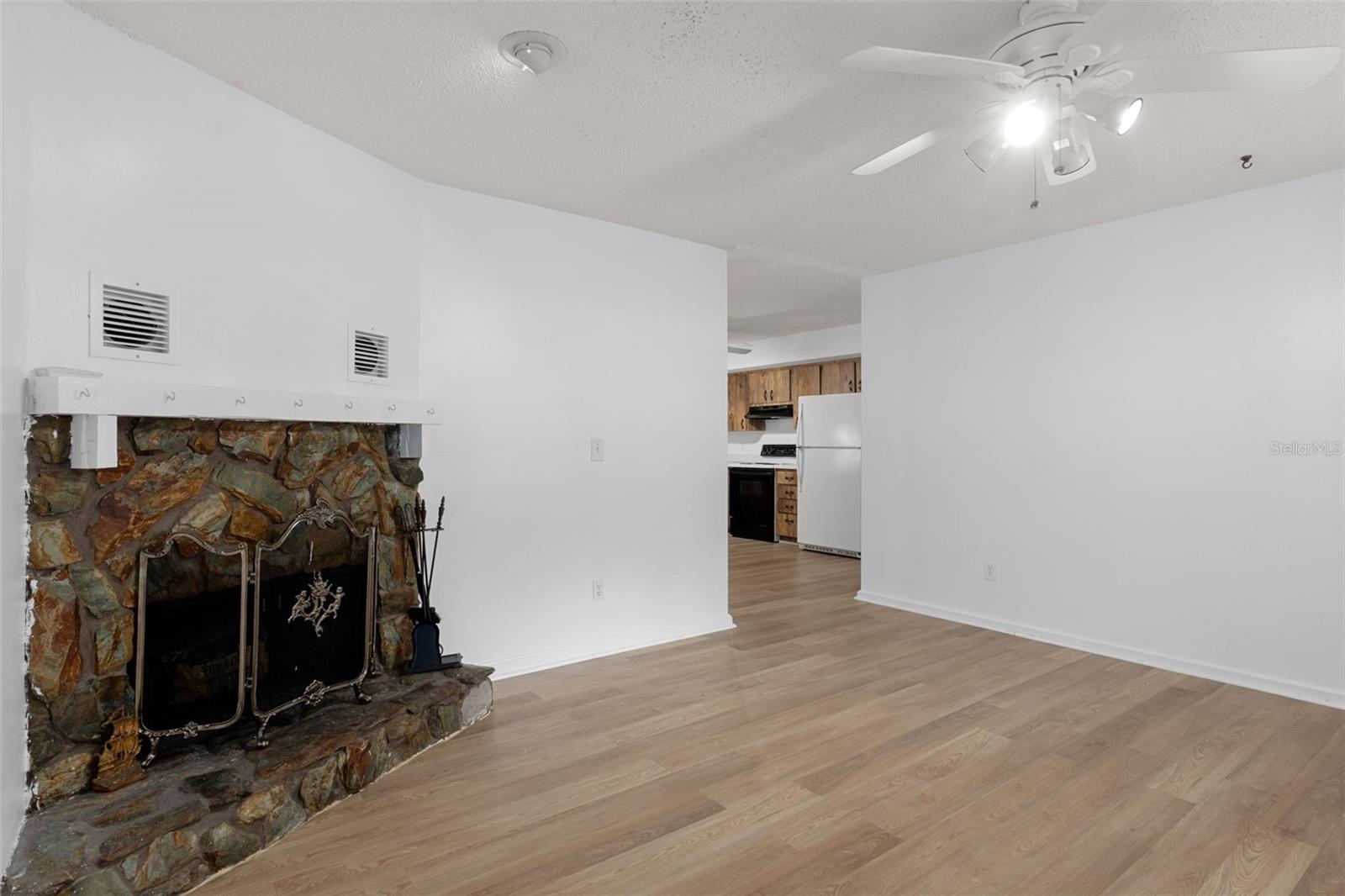 MEADOW WOOD - Residential