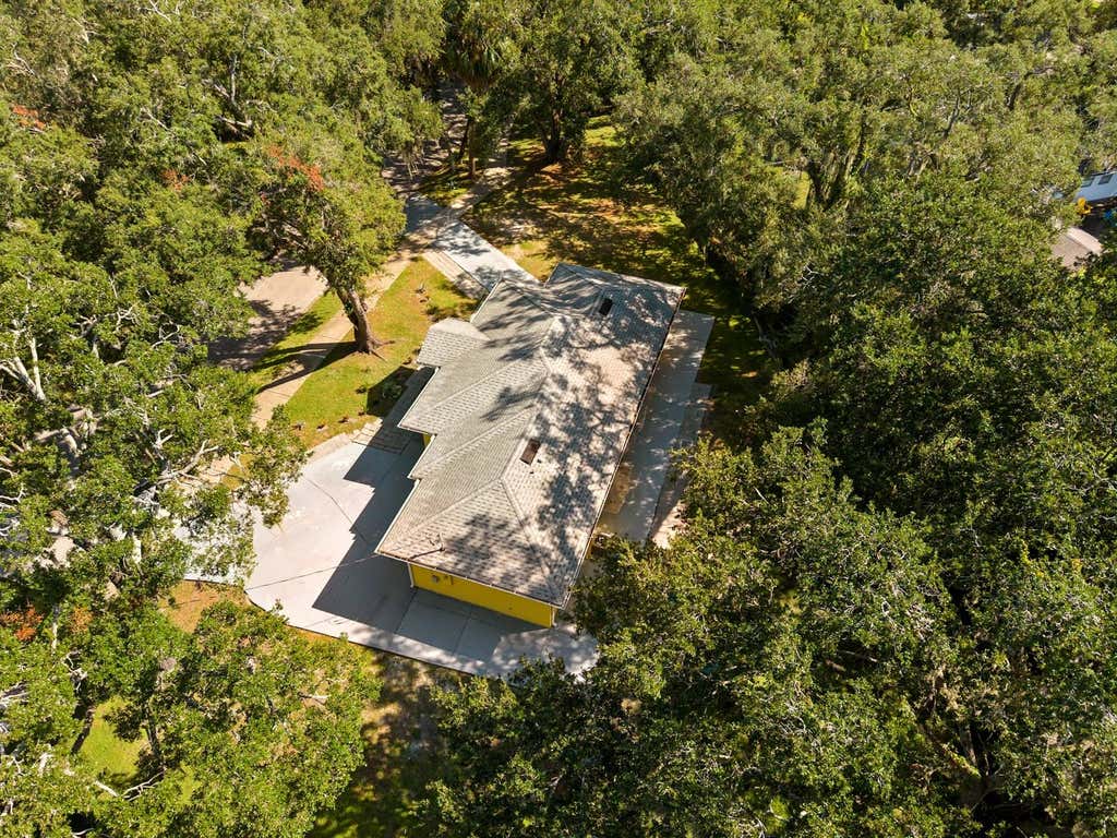 Photo of 9609 Takomah Trail, Tampa, FL 33617 (MLS # TB8539902)