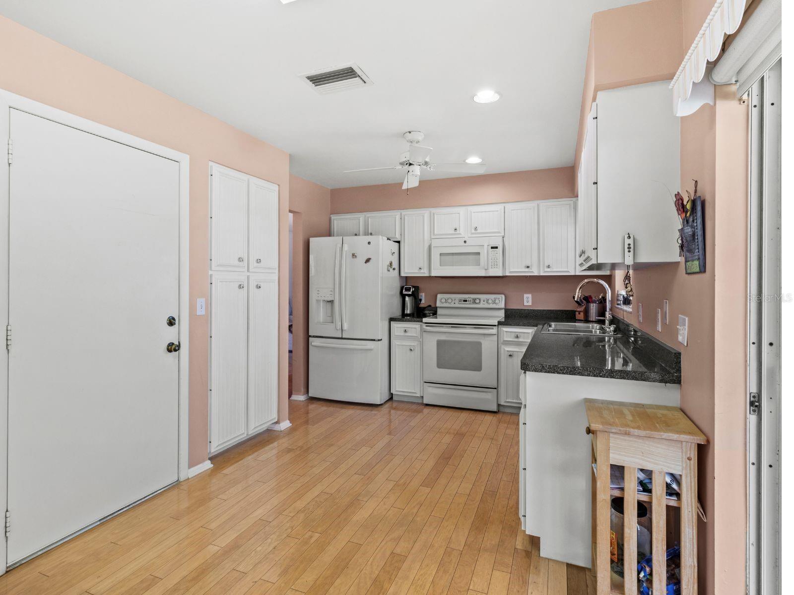 LAKEBRIDGE SOUTH PH A & B - Residential