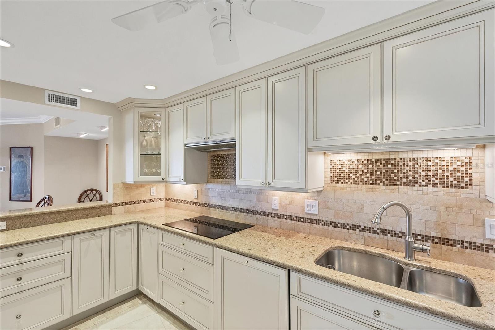 WESTCHESTER APTS - Residential