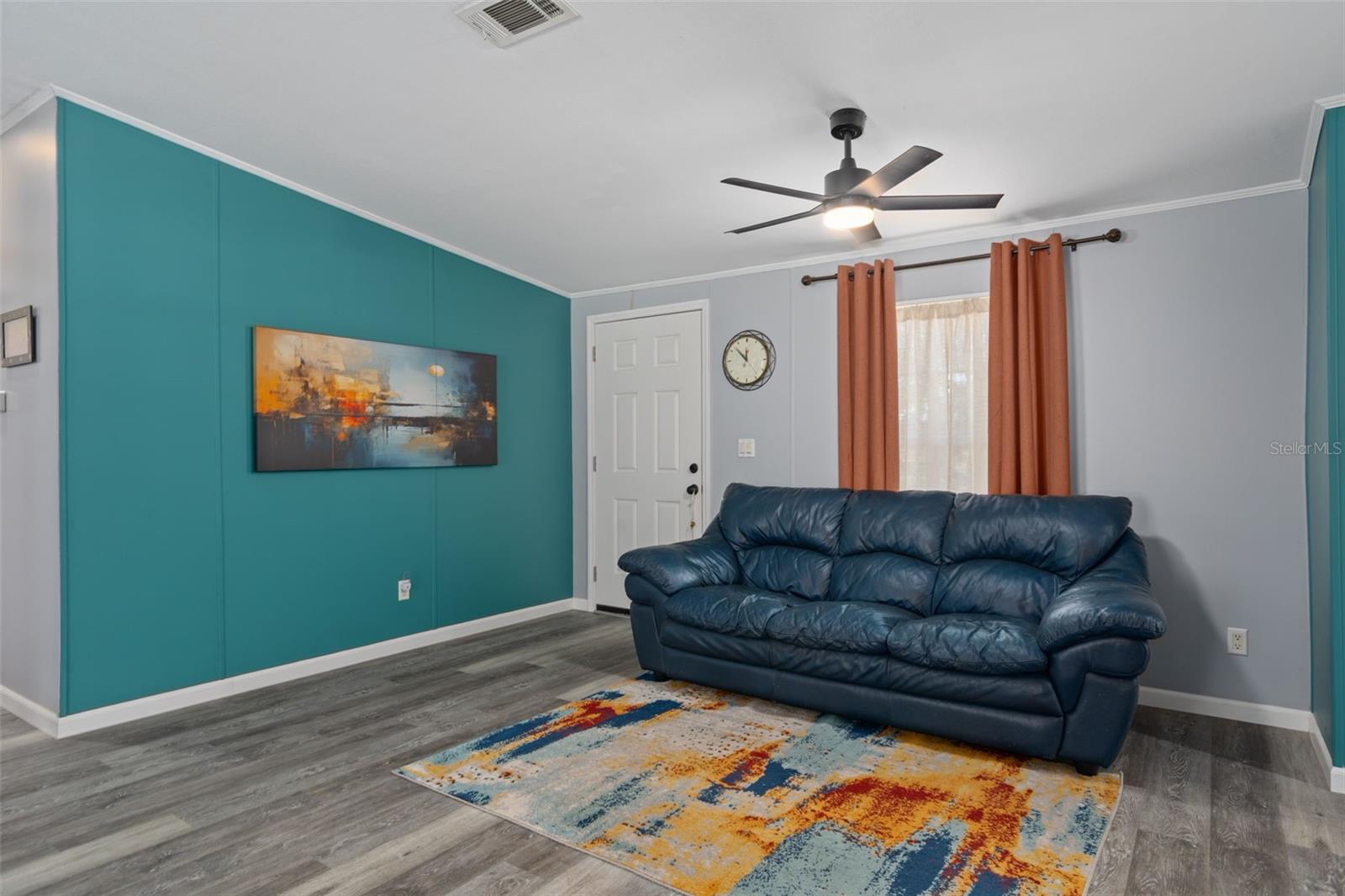 THE E 1/2 OF W 1/2 OF THE S 1/2 OF NE 1/4 OF NE - Residential