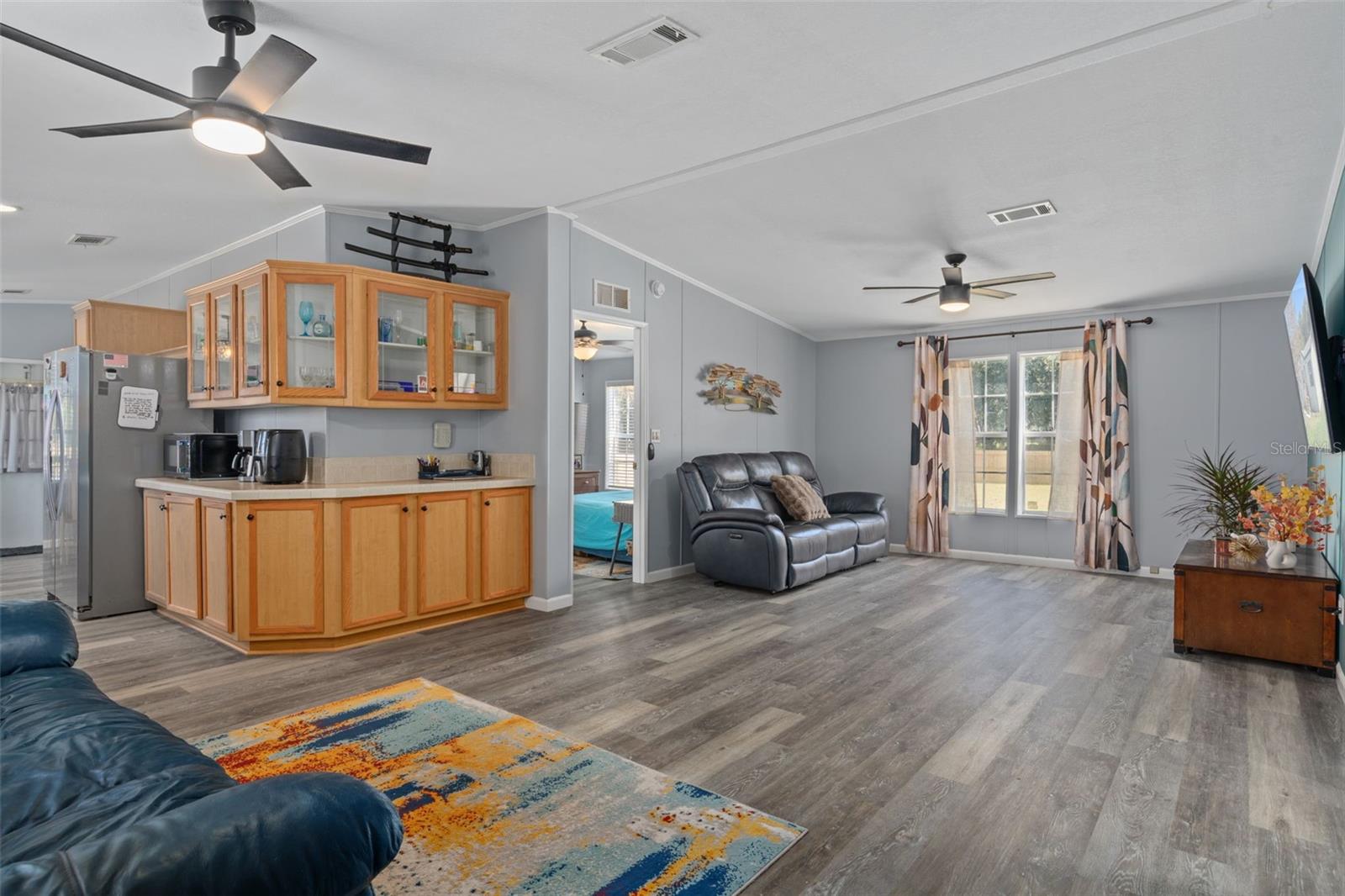 THE E 1/2 OF W 1/2 OF THE S 1/2 OF NE 1/4 OF NE - Residential