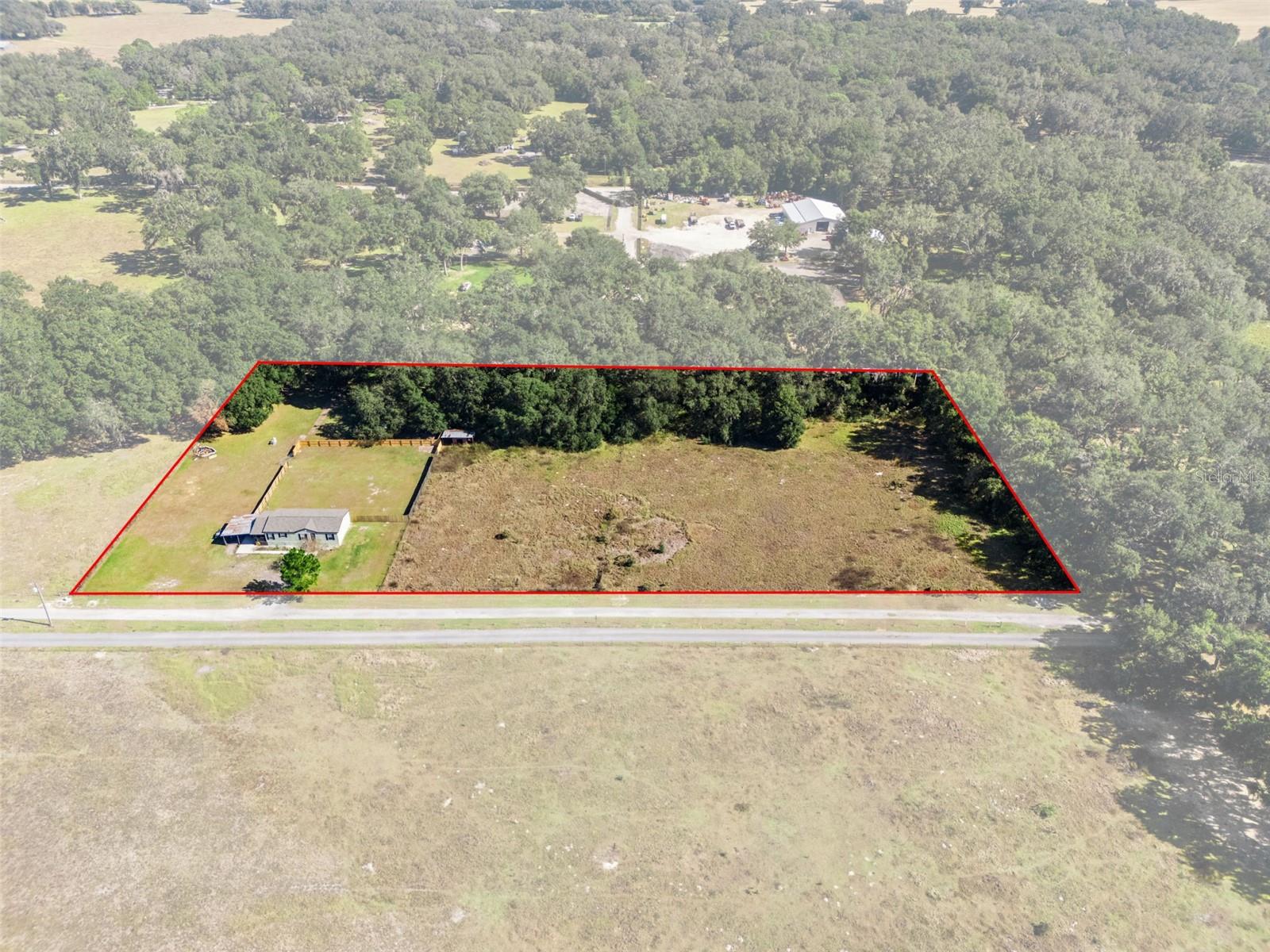 THE E 1/2 OF W 1/2 OF THE S 1/2 OF NE 1/4 OF NE - Residential