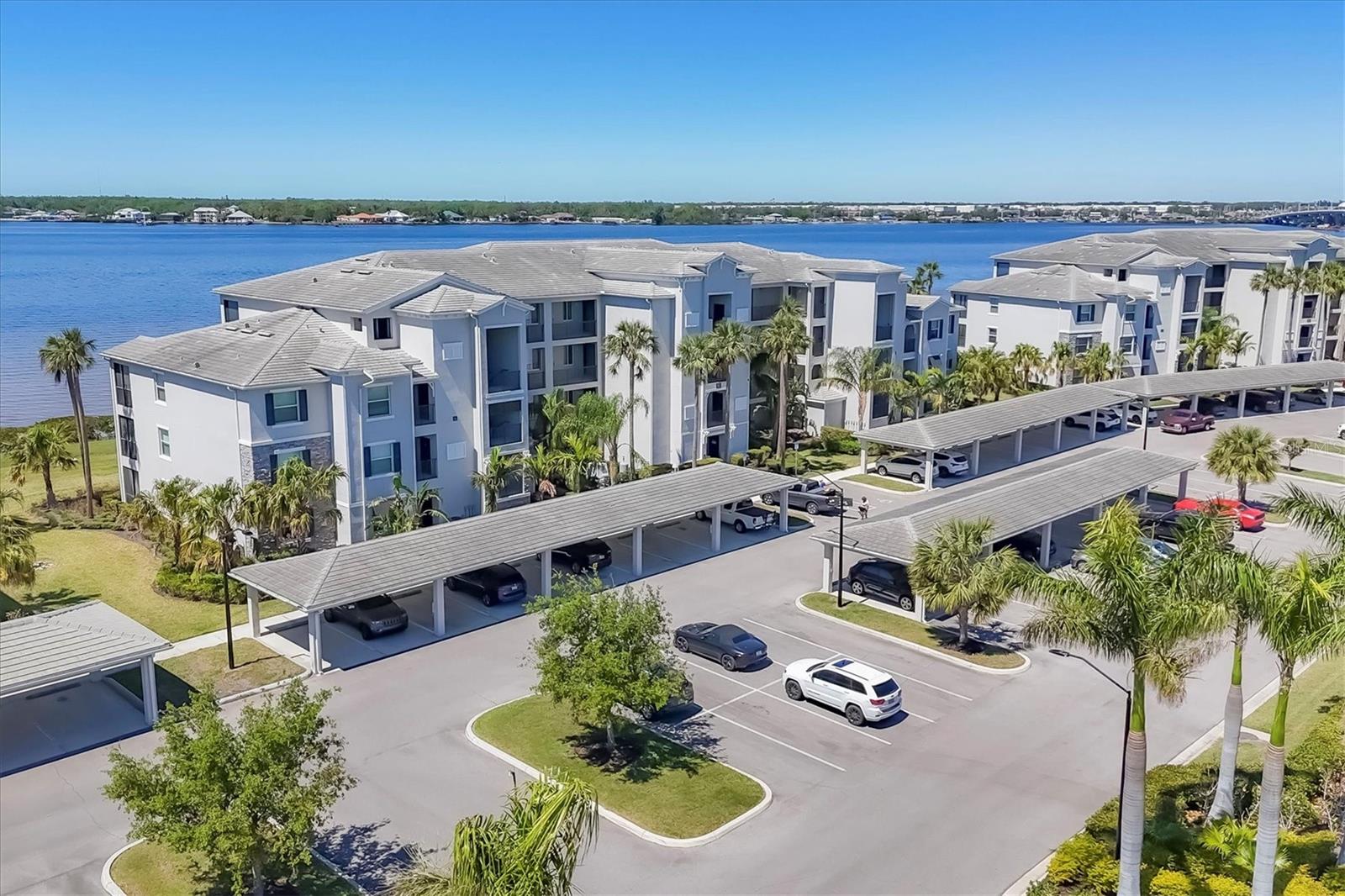 920 TIDEWATER SHORES LOOP 304