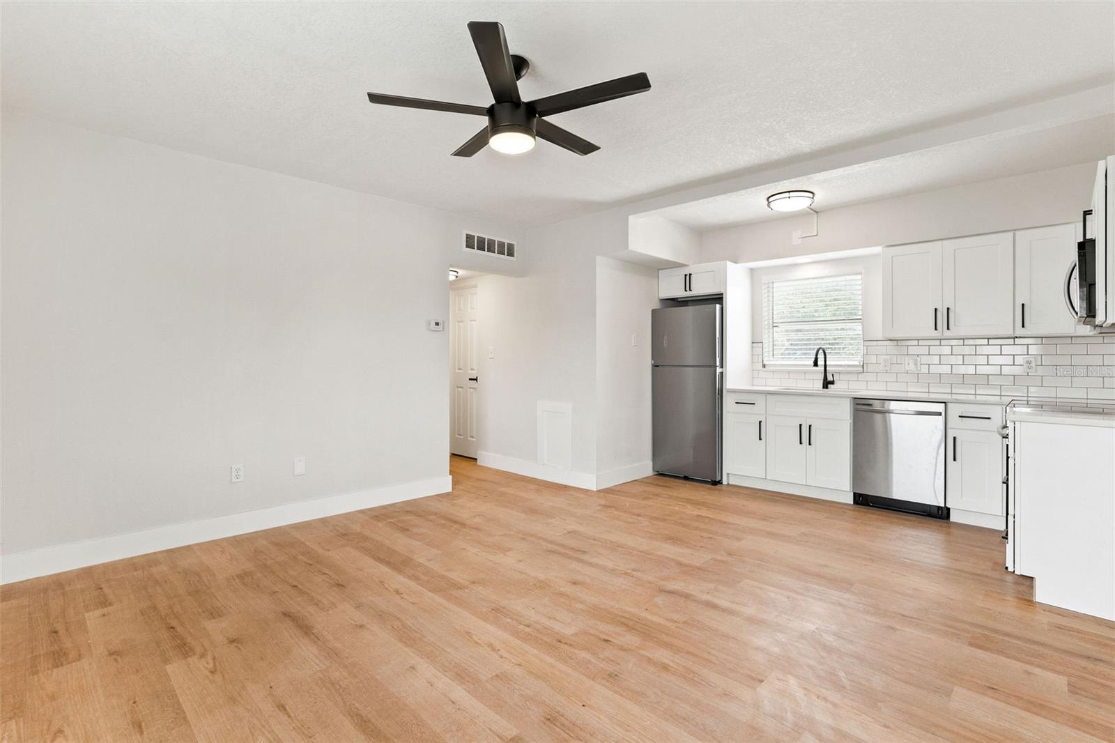 SKY CREST UNIT 9 - Residential Lease