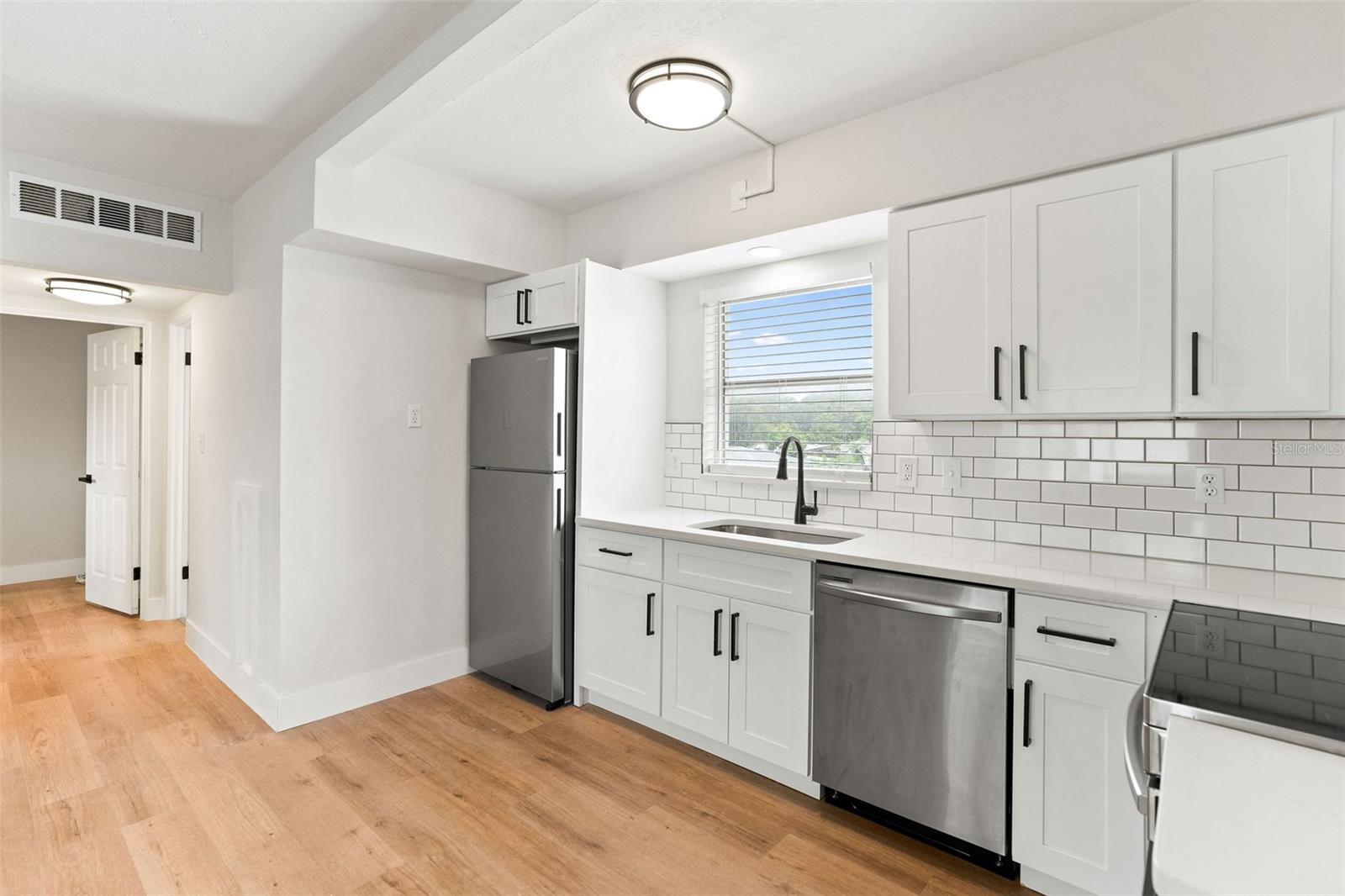 SKY CREST UNIT 9 - Residential Lease