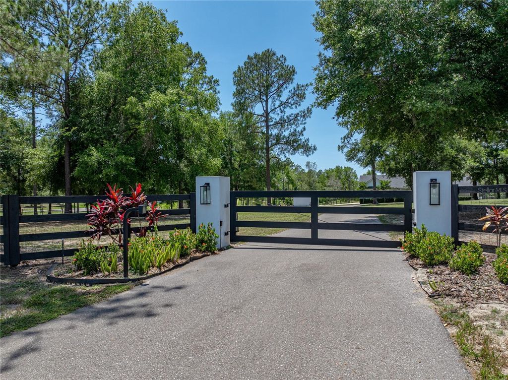 Photo of 18577 Clay Hill Road, Dade City, FL 33523 (MLS # TB8390294)