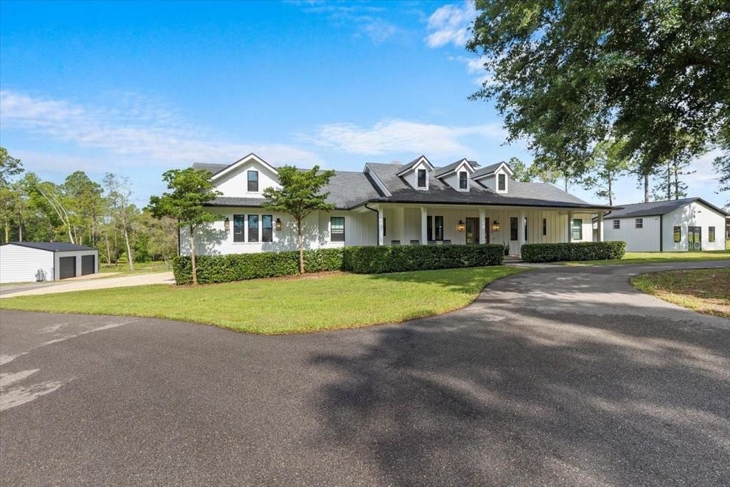 Photo of 18577 Clay Hill Road, Dade City, FL 33523 (MLS # TB8390294)