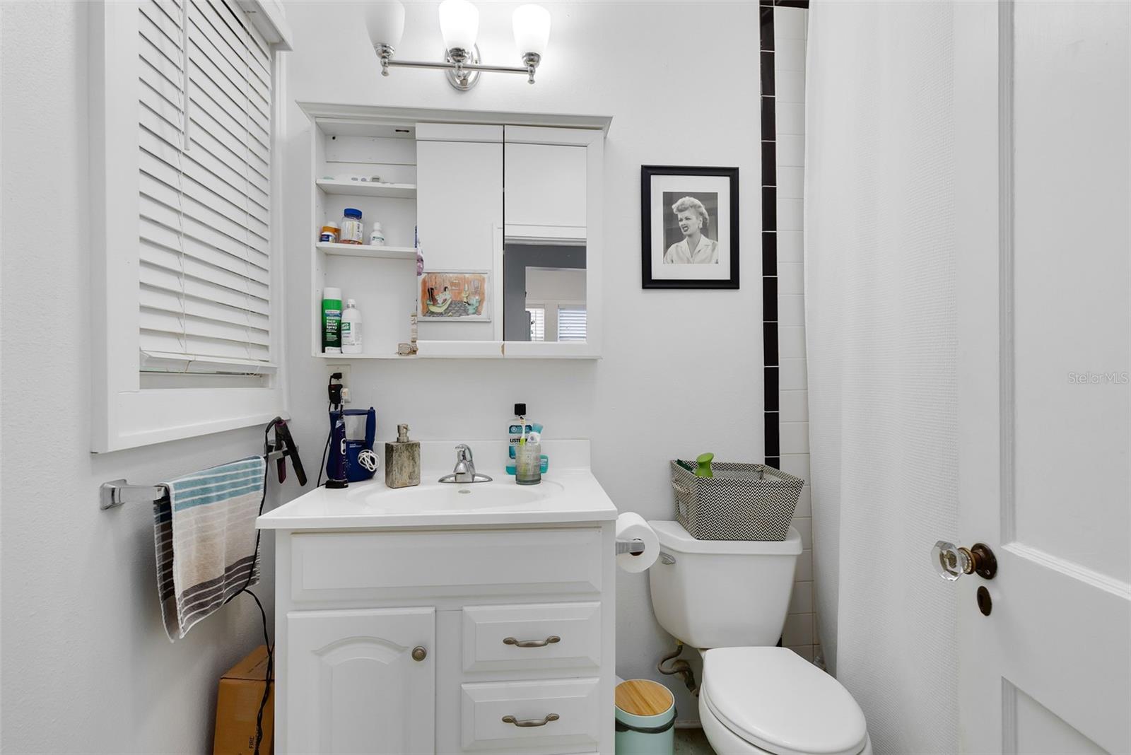 COLONIAL PARK - Residential Income