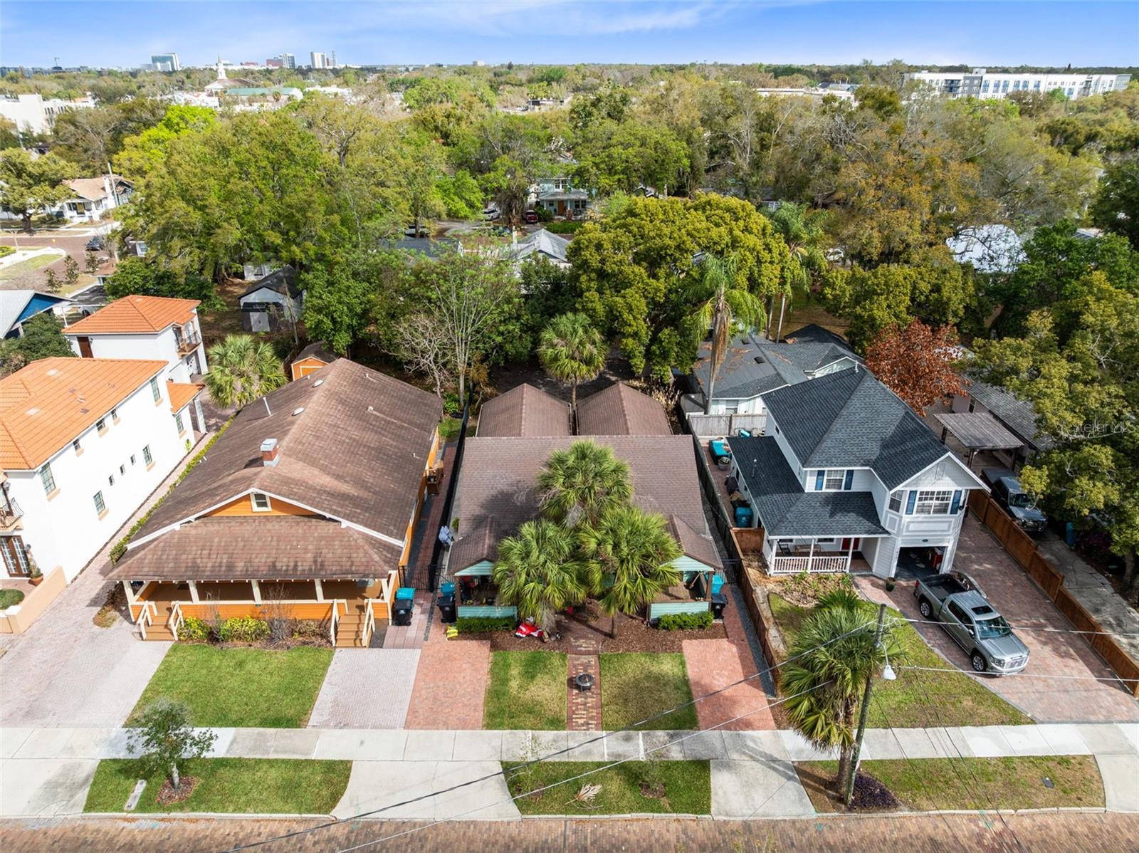 COLONIAL PARK - Residential Income