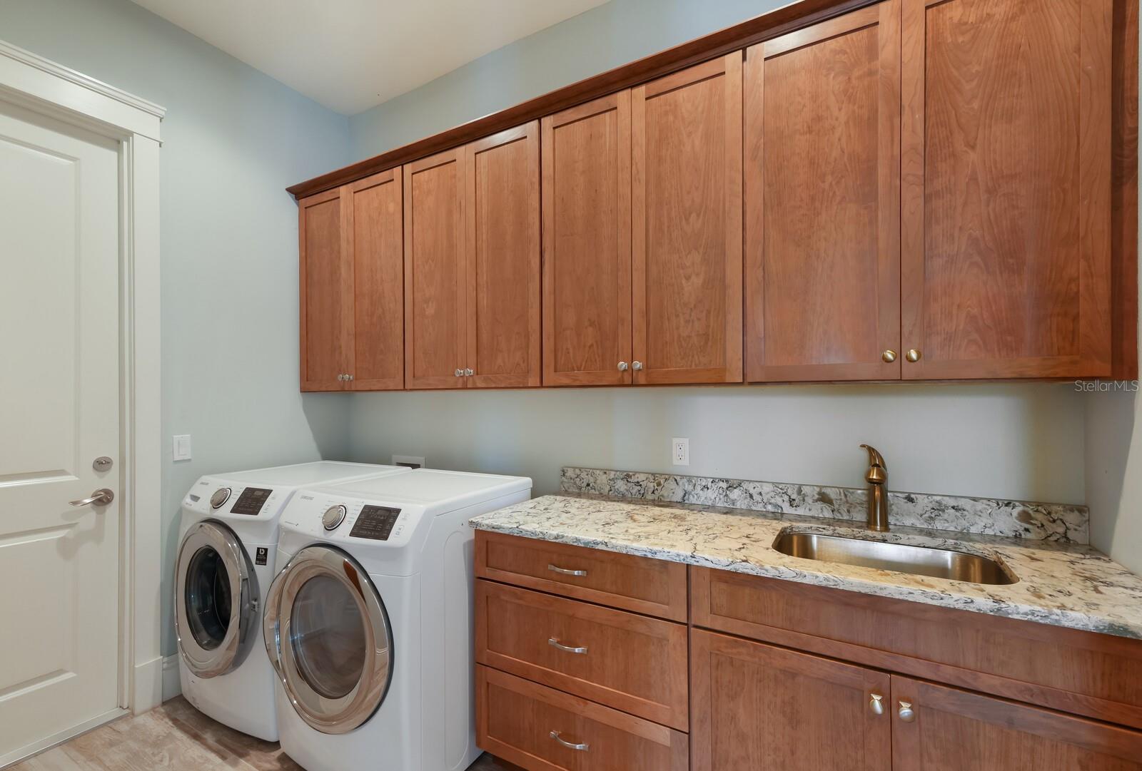 HARBOUR WALK - Residential