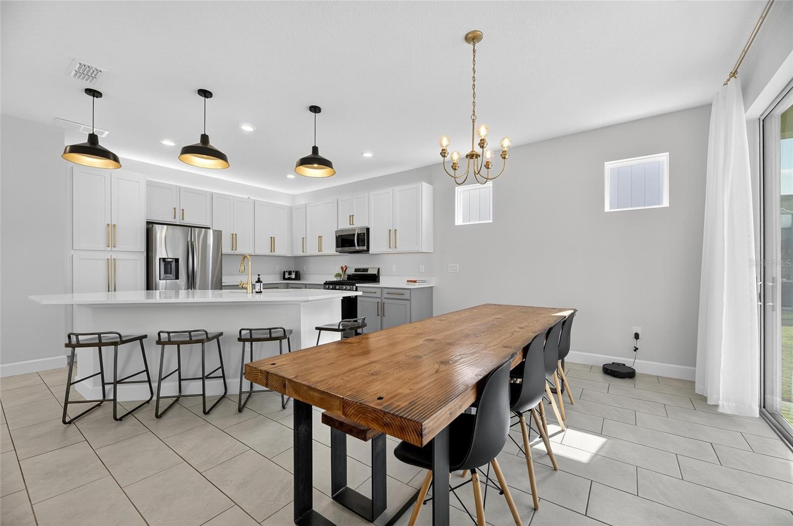 MIRABAY PRCL 8 - Residential Lease