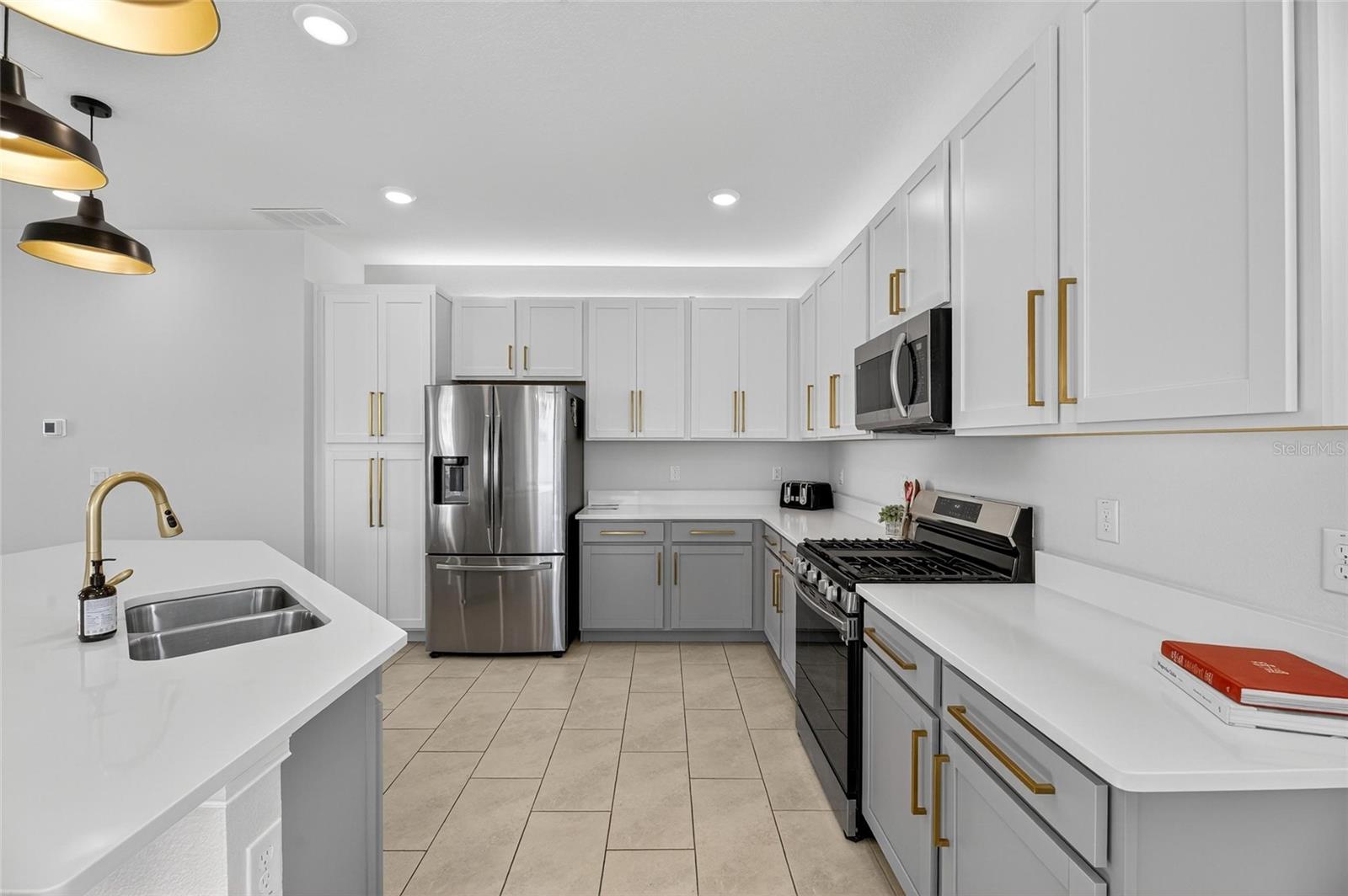 MIRABAY PRCL 8 - Residential Lease