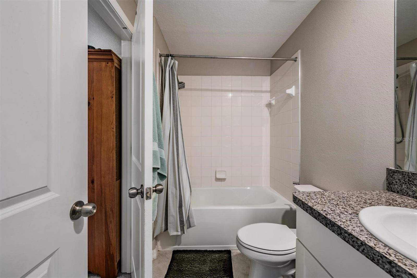 VENTANA TWNHMS AT WATERS EDGE - Residential