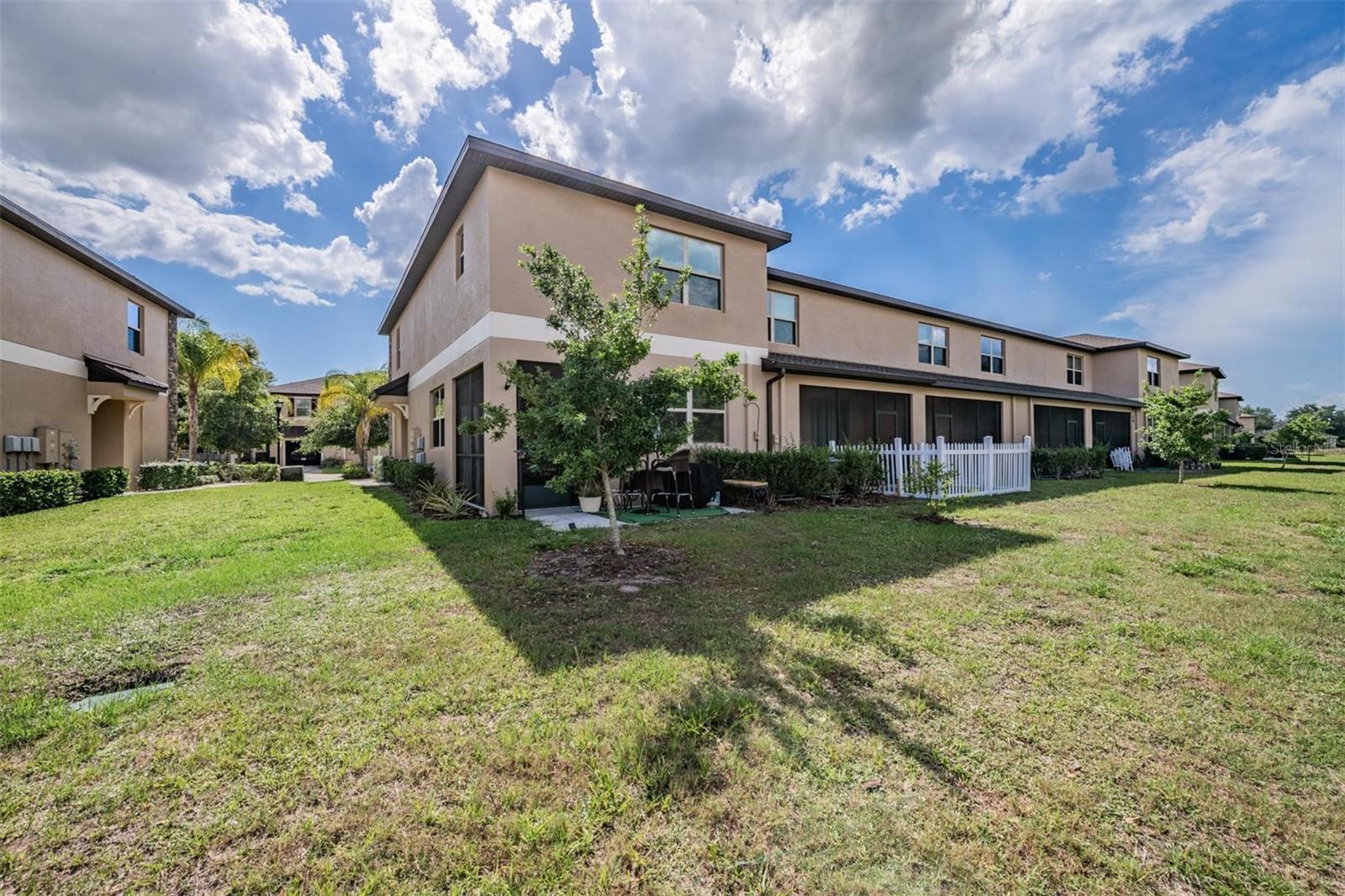 VENTANA TWNHMS AT WATERS EDGE - Residential
