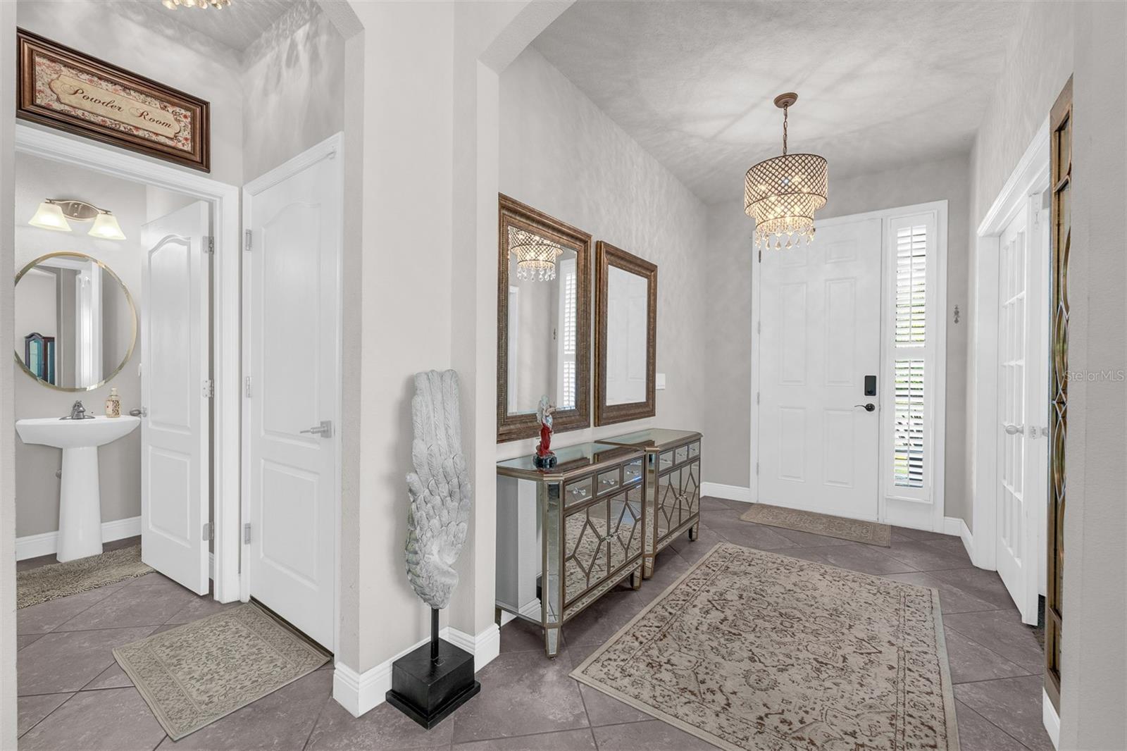 POINTE/HUNTERS CRK - Residential