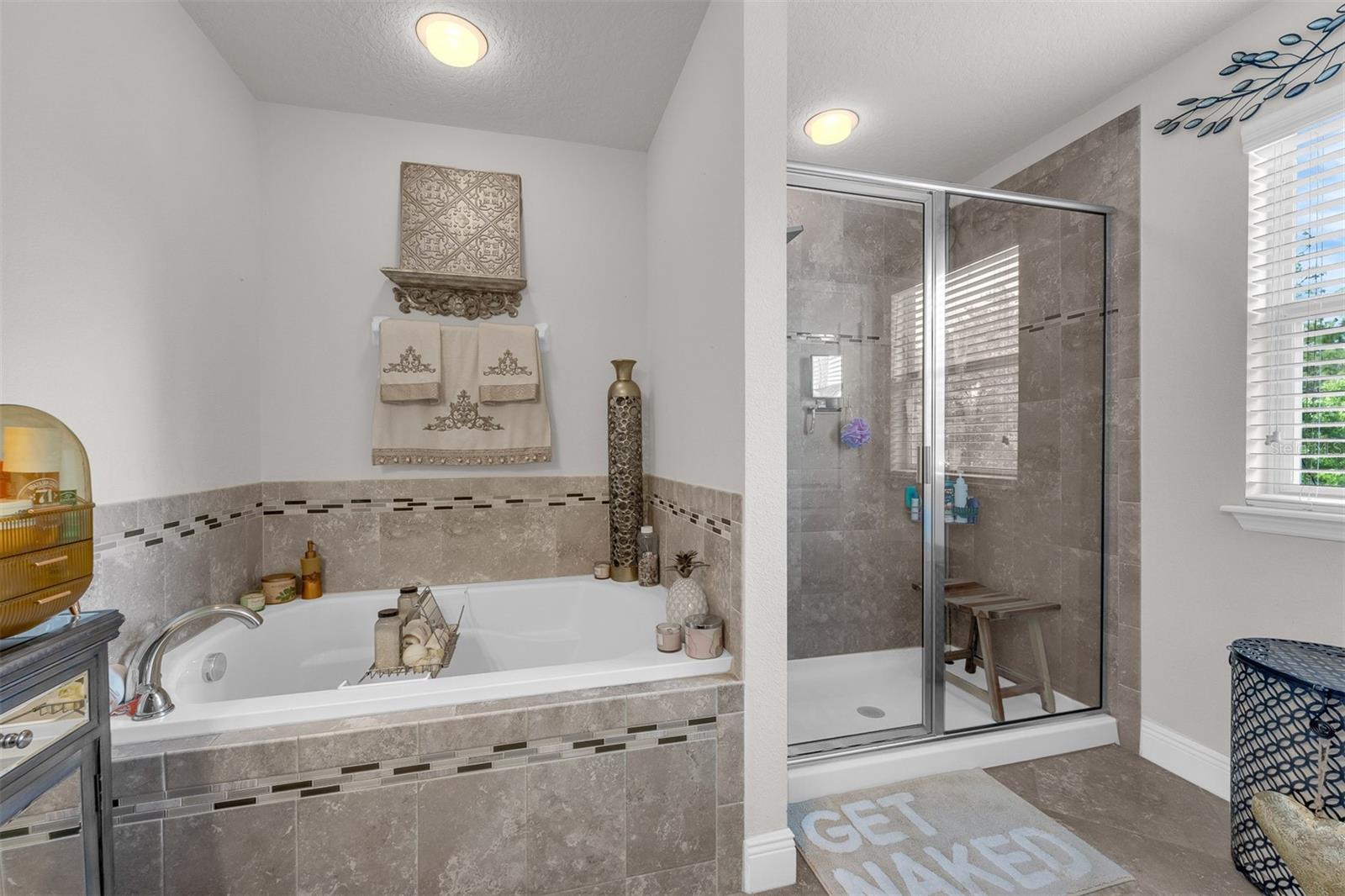 POINTE/HUNTERS CRK - Residential