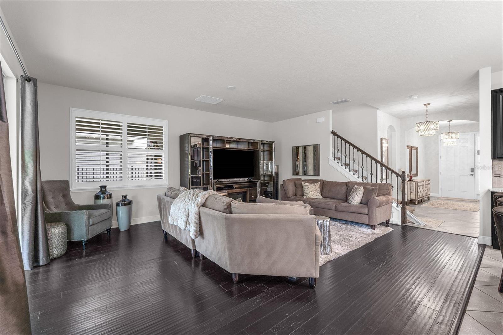 POINTE/HUNTERS CRK - Residential