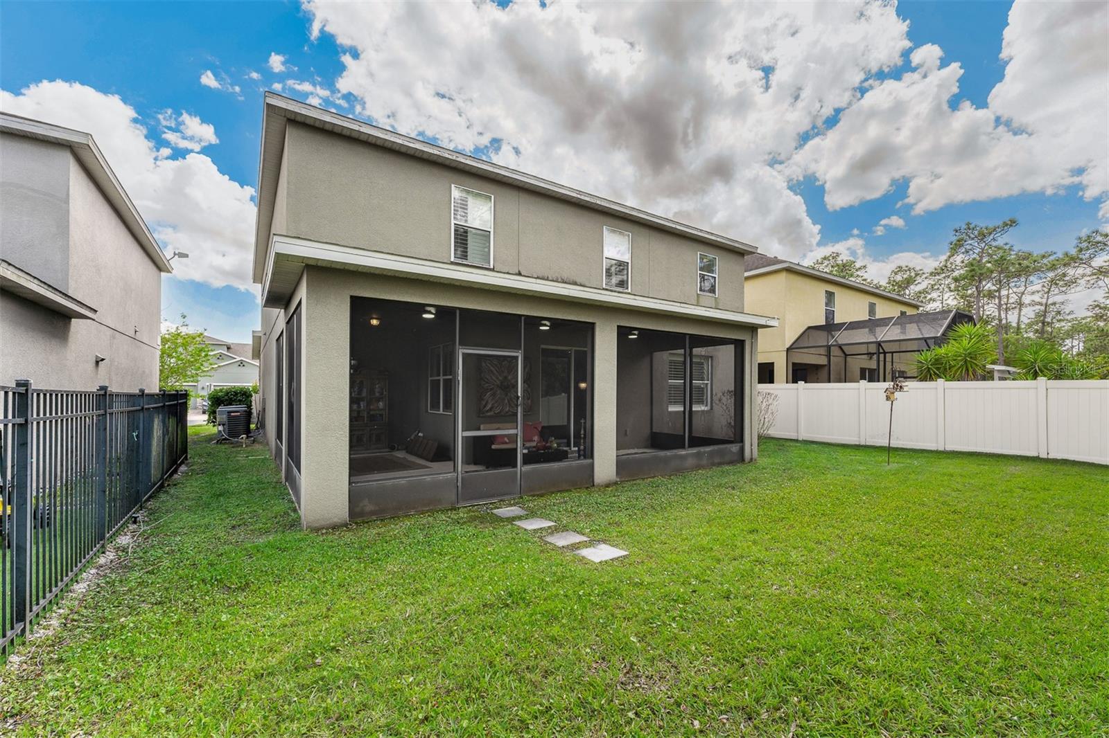 POINTE/HUNTERS CRK - Residential