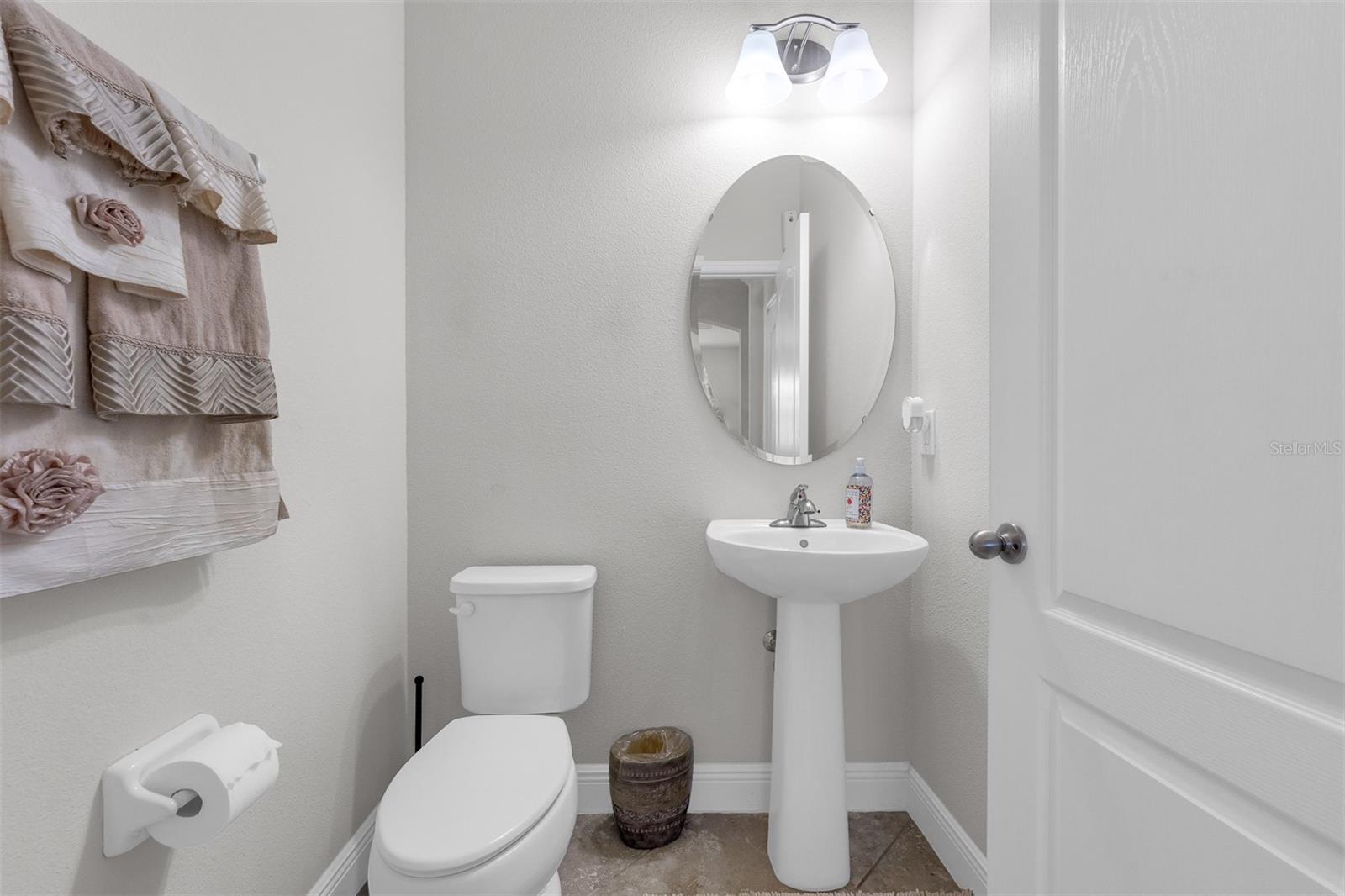 POINTE/HUNTERS CRK - Residential