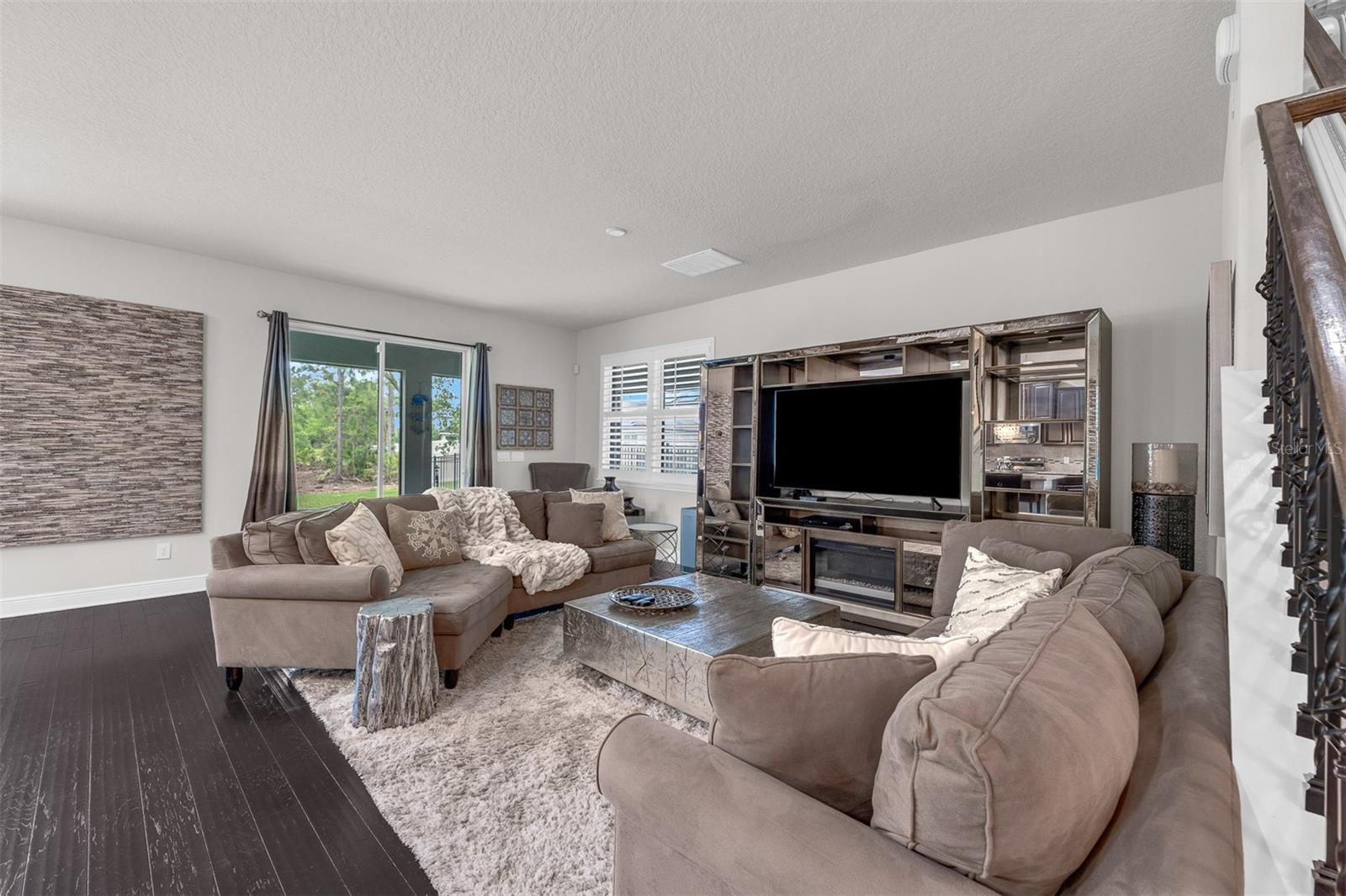 POINTE/HUNTERS CRK - Residential