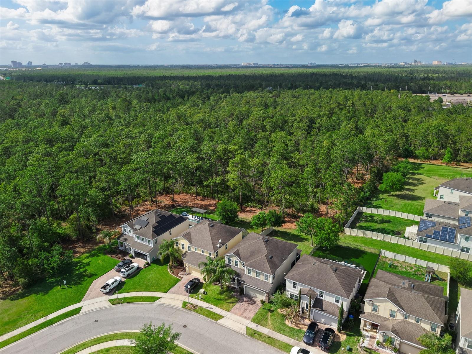 POINTE/HUNTERS CRK - Residential