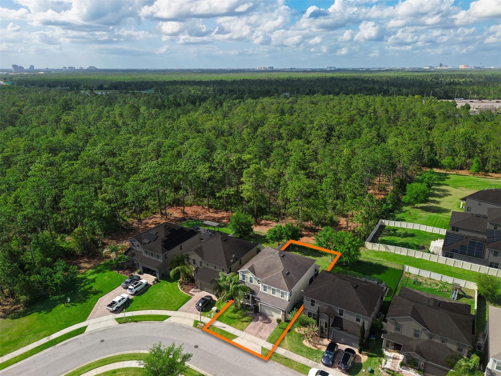 POINTE/HUNTERS CRK - Residential