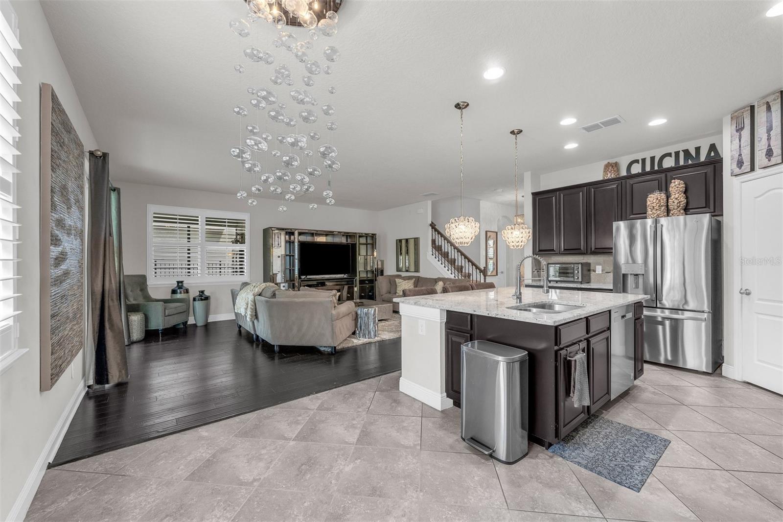 POINTE/HUNTERS CRK - Residential