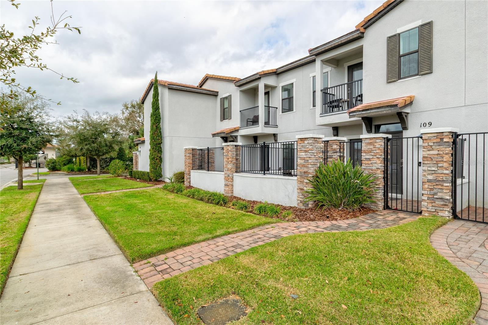 109 KENNY BOULEVARD