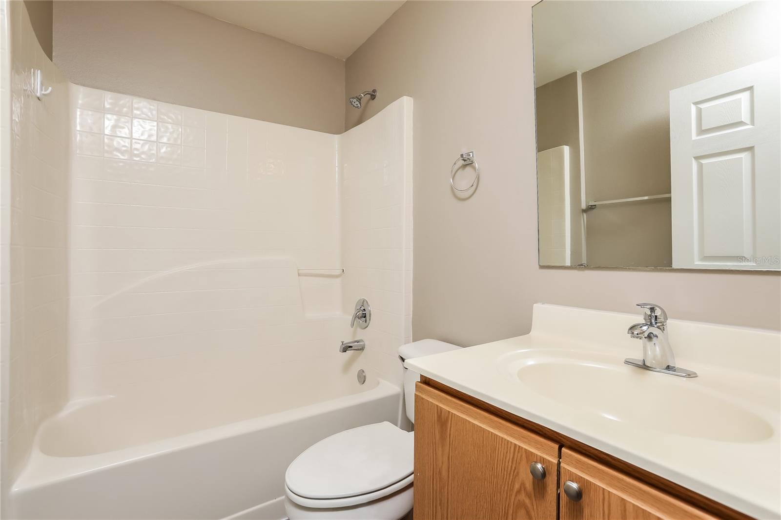 REMINGTON CLUB PH II - Residential Lease