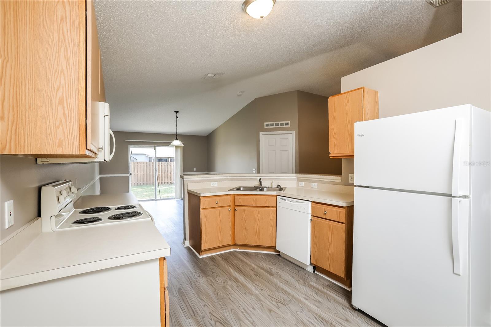 REMINGTON CLUB PH II - Residential Lease