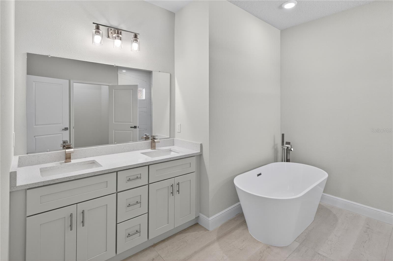 MARION OAKS - Residential