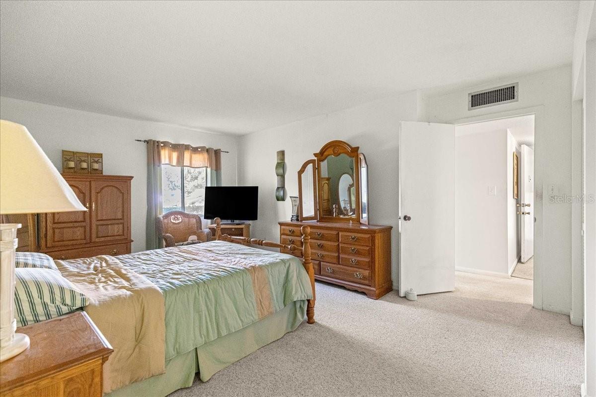 FAIRWAYS/SILVER SPGS SHORES CO - Residential